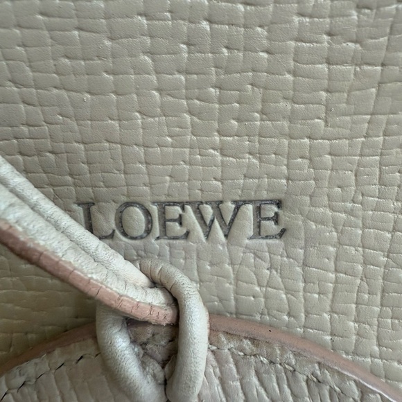 Cream 2-Tone Loewe with long shoulder strap - Picture 13 of 13
